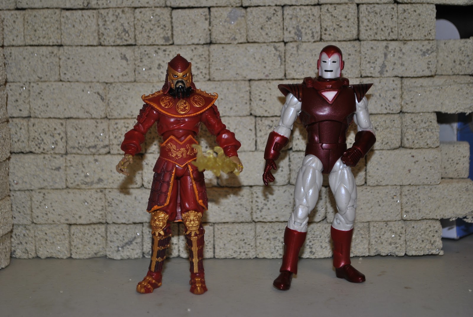 The Mojoverse Marvel Universe Comic Pack Wave 13 Mandarin and Silver