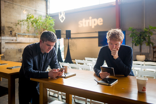 Stripe創辦人兄弟Patrick Collison(右)和John Collison(左) 圖說明