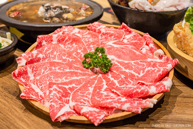 台中海線火鍋新選擇！尚石苑石頭火鍋食材新鮮還免服務費，人潮滿滿趕緊先來卡位！