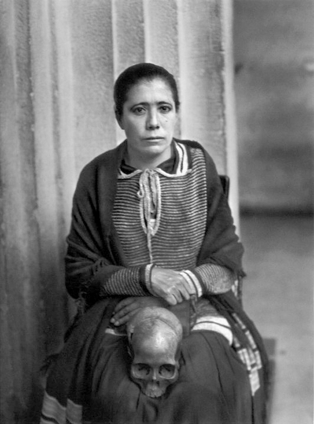 30 Amazing Vintage Photographs That Document Everyday Life in Mexico