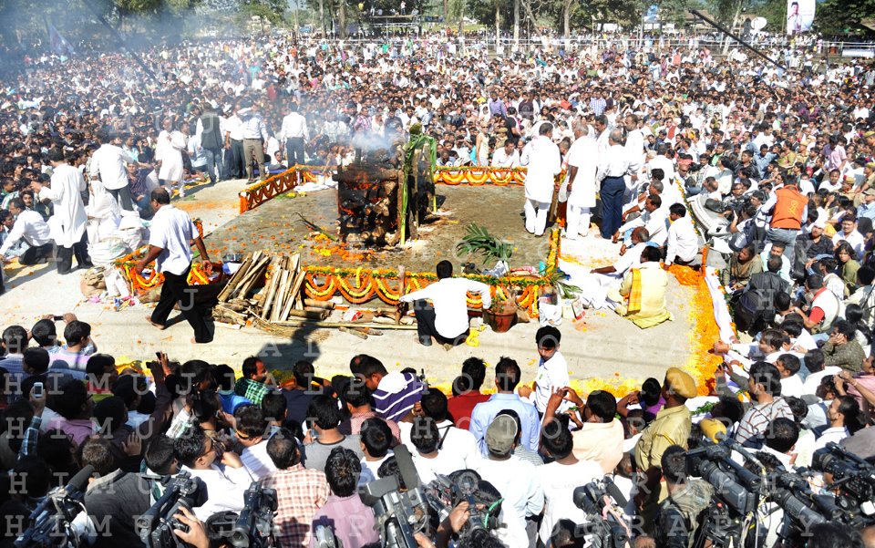 The last rites of Bhupen Hazarika at Guwahati University, Jalukbari, Assam