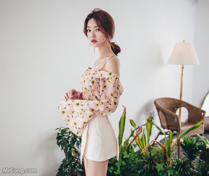 Beautiful Park Jung Yoon in the April 2017 fashion photo album (629 photos) photo 14-11