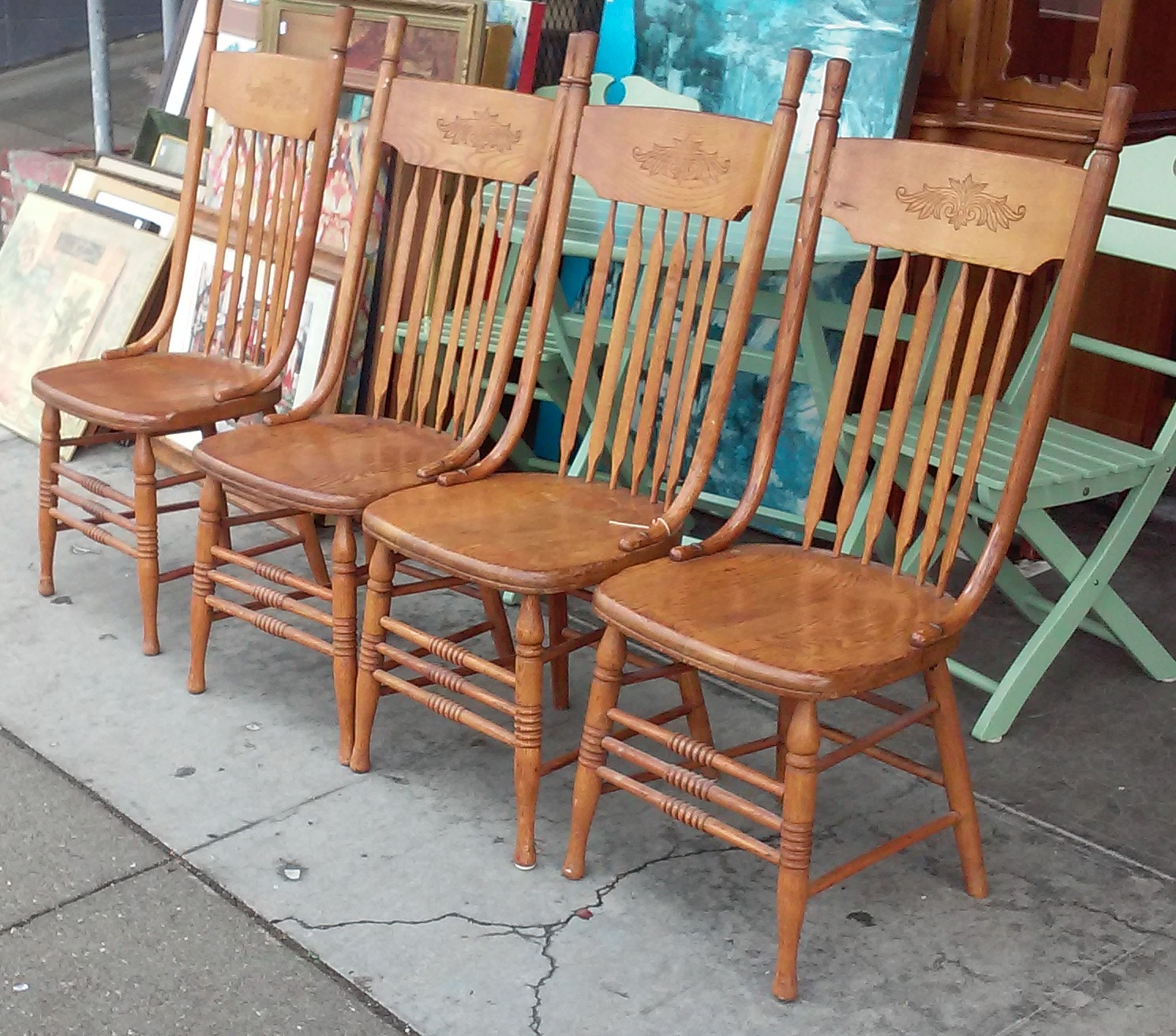 UHURU FURNITURE & COLLECTIBLES SOLD **CLEARANCE** 7272 Set of 4 Pressback Oak Dining Chairs