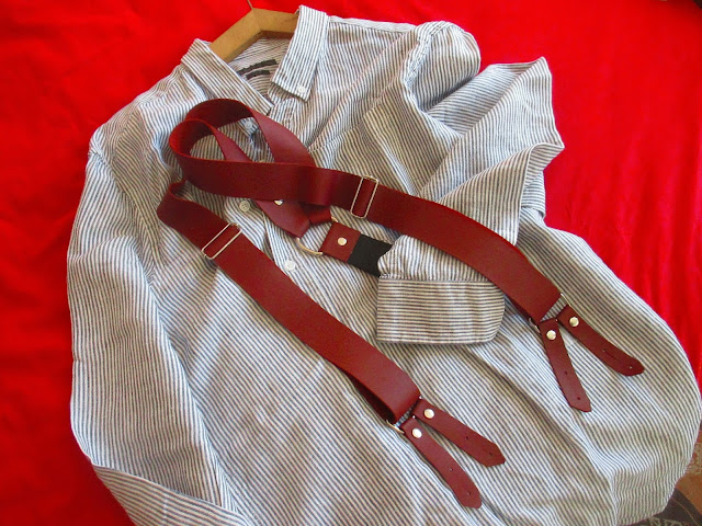 Bretelles de Gaston en cuir rouge bordeaux avec pattes de cuir