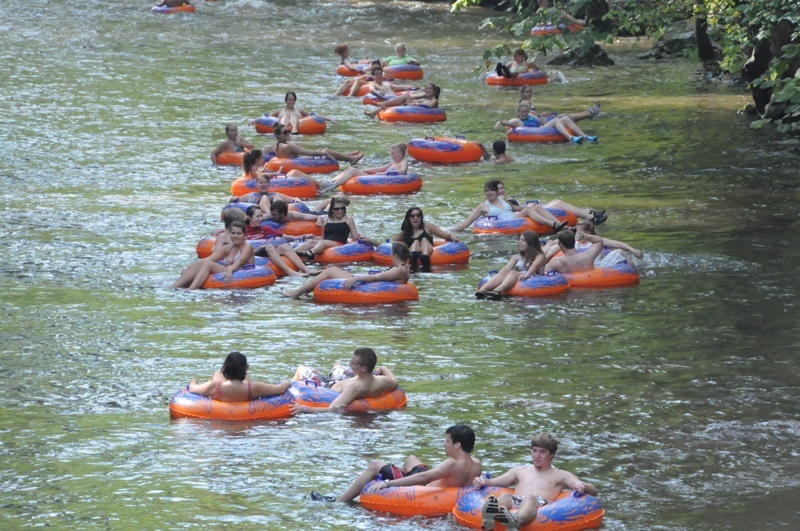 Smoky Mountains Lodging Guide STAY CLOSE TO PIGEON FUN