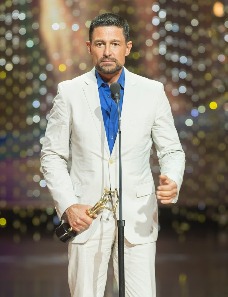  Фернандо Колунга / Fernando Colunga -2 тема - Страница 64 Fotos%2Bpremios%2Btvynovelas%2B2016-04