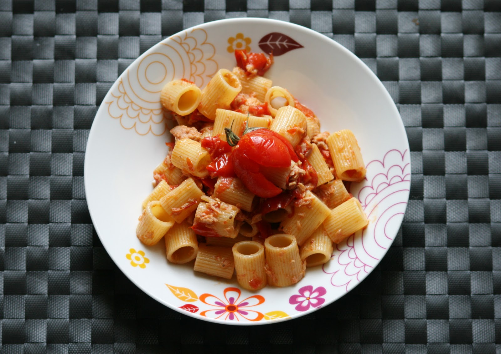 Il cucchiaino di Milù: Mezze maniche con tonno e pomodorini
