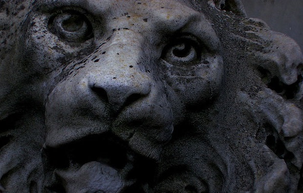 Misterios  y Mitologia - Página 4 Estatuas_Cementerio_leones