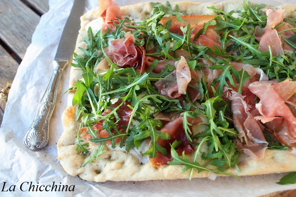 Focaccia con prosciutto crudo e rucola Cucina facile e veloce
