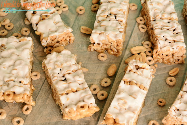 Homemade Cereal and Nut Bars: no-bake cereal and nut bars are an easy way to start the day!
