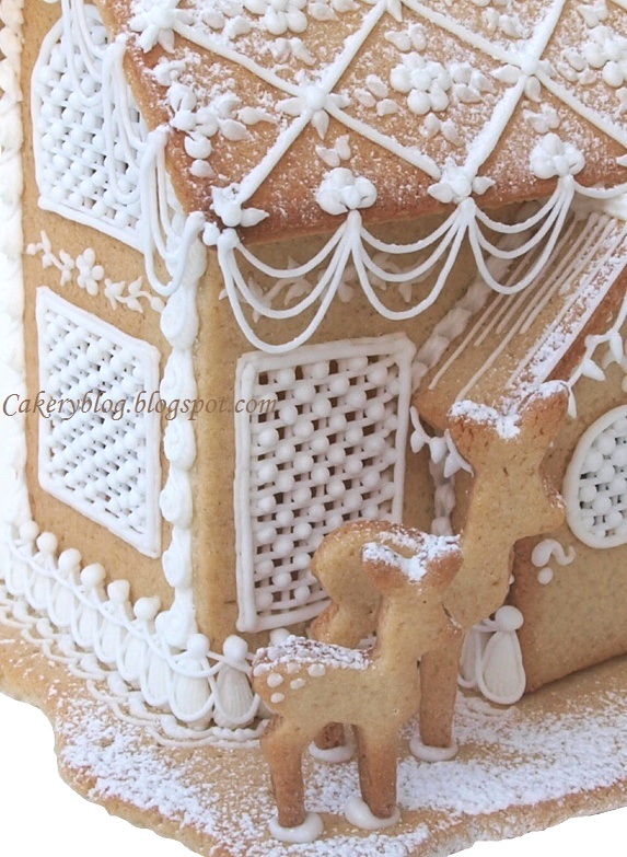 Cakeryblog: Gingerbread Royal Icing house