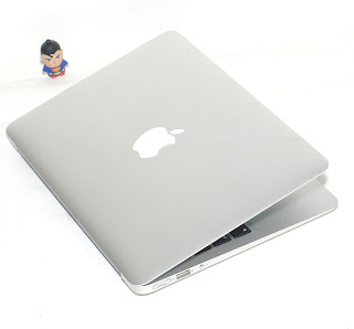 MacBook Air Core i5 11.6 Inchi Early 2015 Second di Malang
