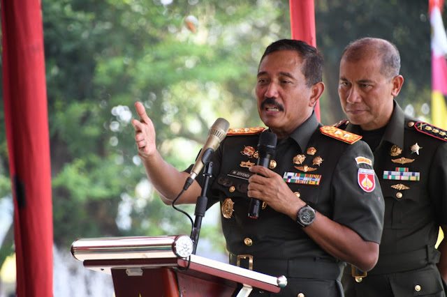 Pangdam IV/Diponegoro Lantik 359 Tamtama Baru Pangdam IV/Diponegoro Lantik 359 Tamtama Baru