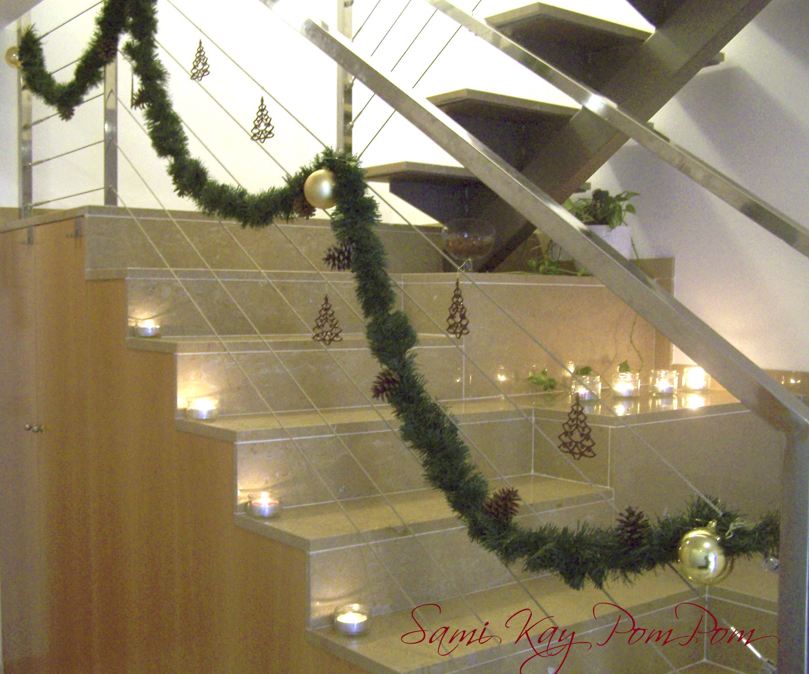 SamiKay- Estudio Creativo: DIY - Guirnalda Navideña para Escalera