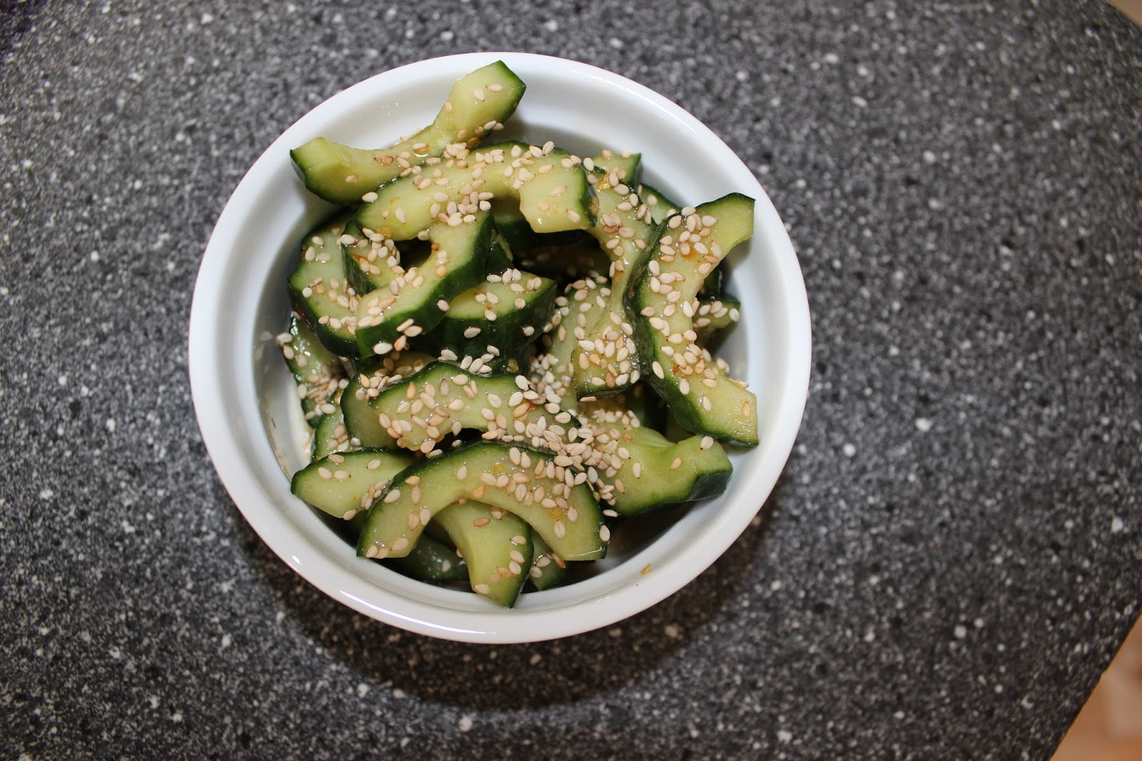 Süßes &amp; Salziges: Koreanischer Gurkensalat