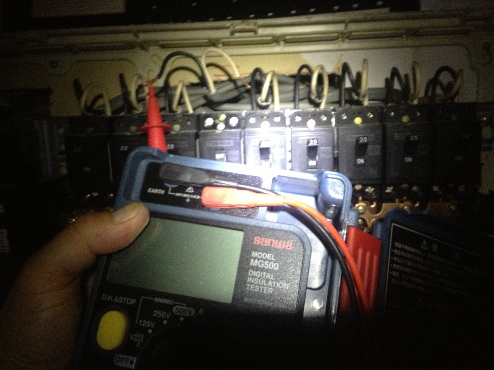 川越の電気屋さん ヨシダデンキのブログ 漏電してる