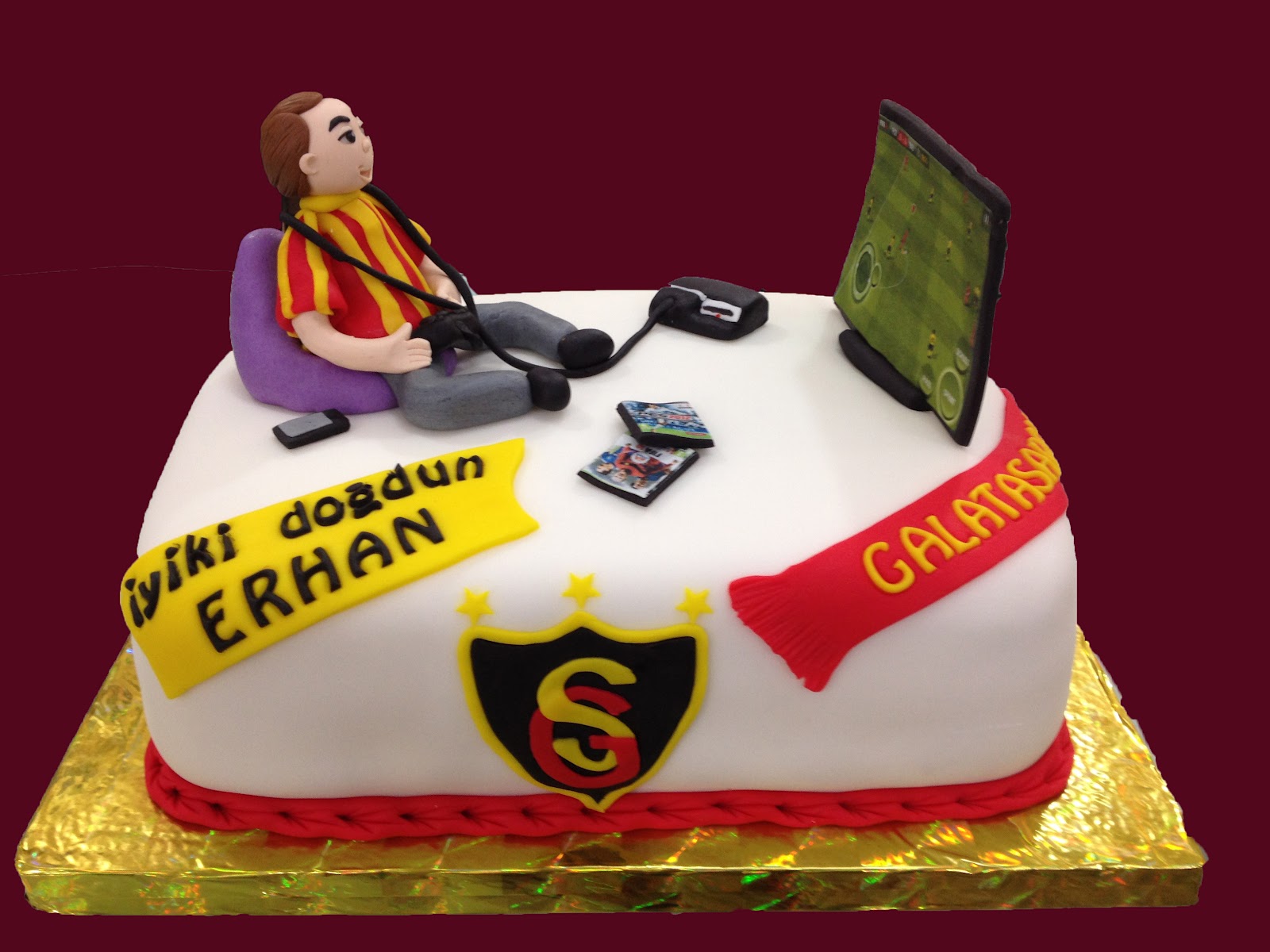 SEVGİYLE PASTA Galatasaraylı PS3 Pastası
