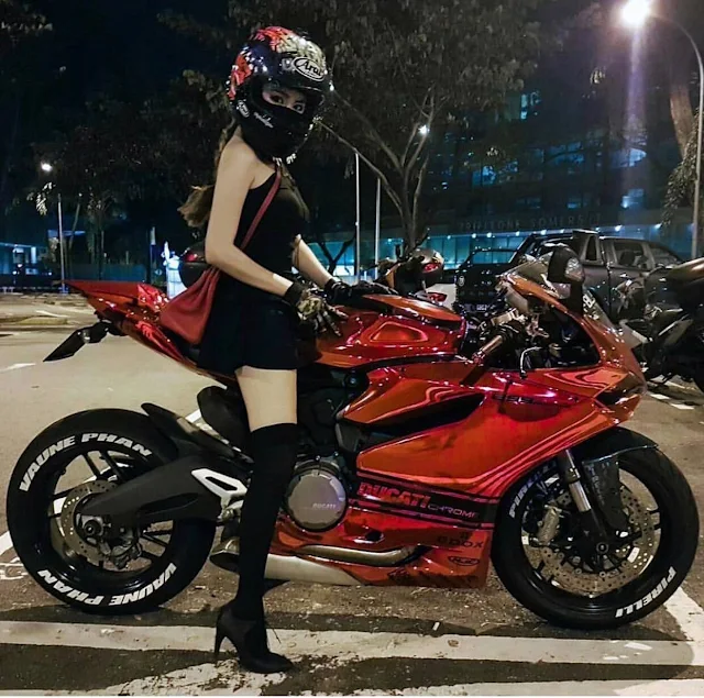 Panigale Girl
