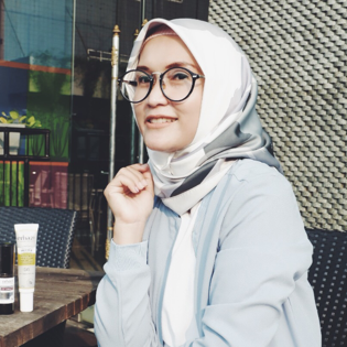 Review Personal Rejuvenation ERHA, Facial Wash, Serum, Moisturizer and Helios Daily Use (Brightening and Anti Aging System) 