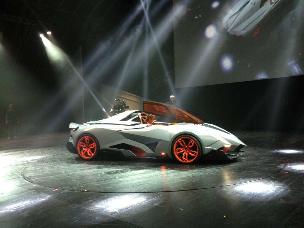 Lamborghini egoista  tecnología futurista y avanzada