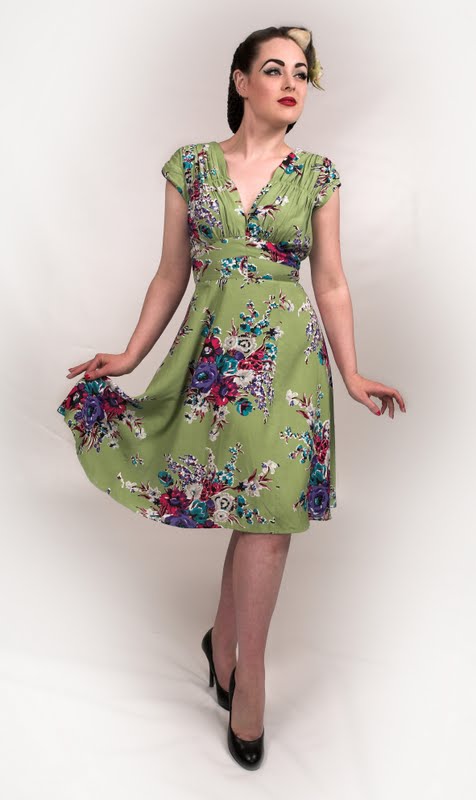 frumpy to funky: The Forties Style Tea Dress