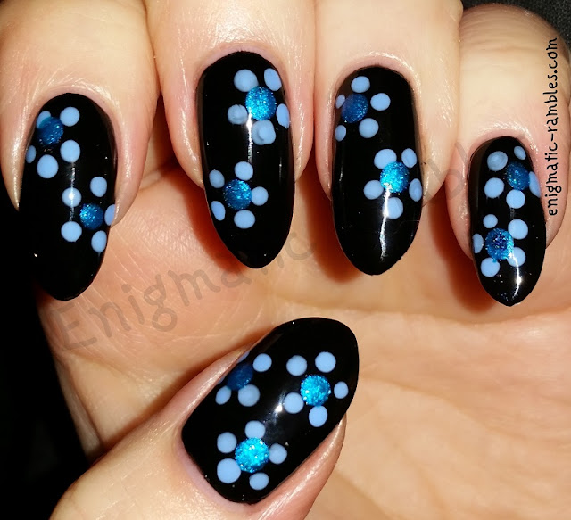 blue-floral-nails-nail-art-dots-dotting-tool