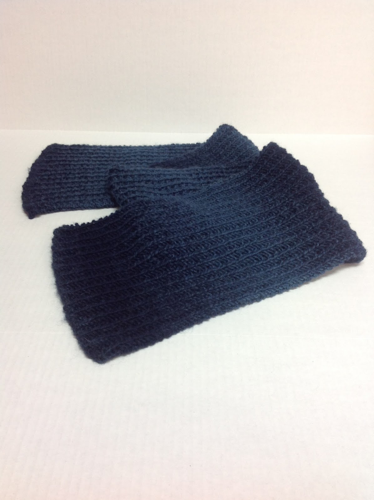 Navy Ribbed Scarf