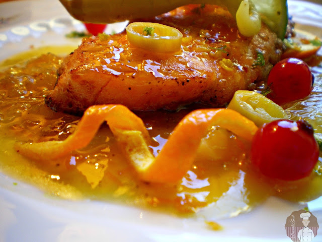 Salmón glaseado con salsa de lima