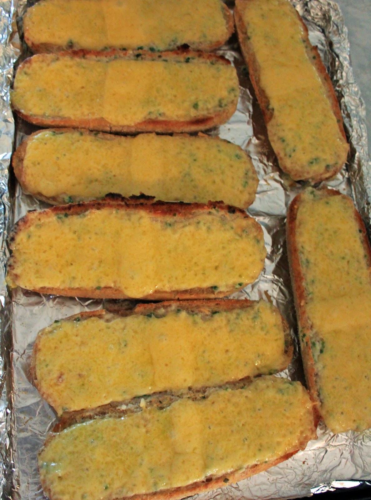 Jo and Sue Cheesy Garlic Bread Burger