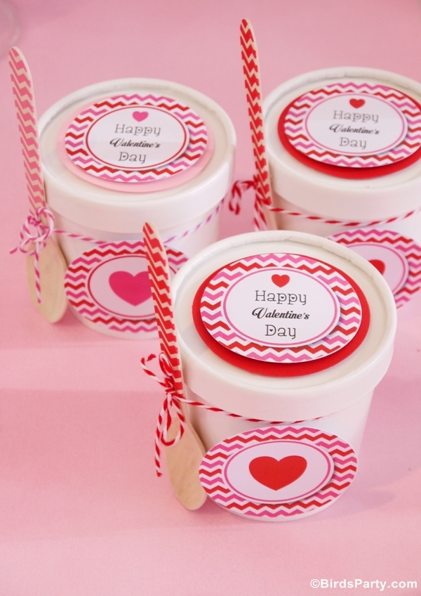 Valentine's Day Party Ideas: Sweet Heart Valentine's Day Desserts Table and Pink and Red Hearts Printables!!