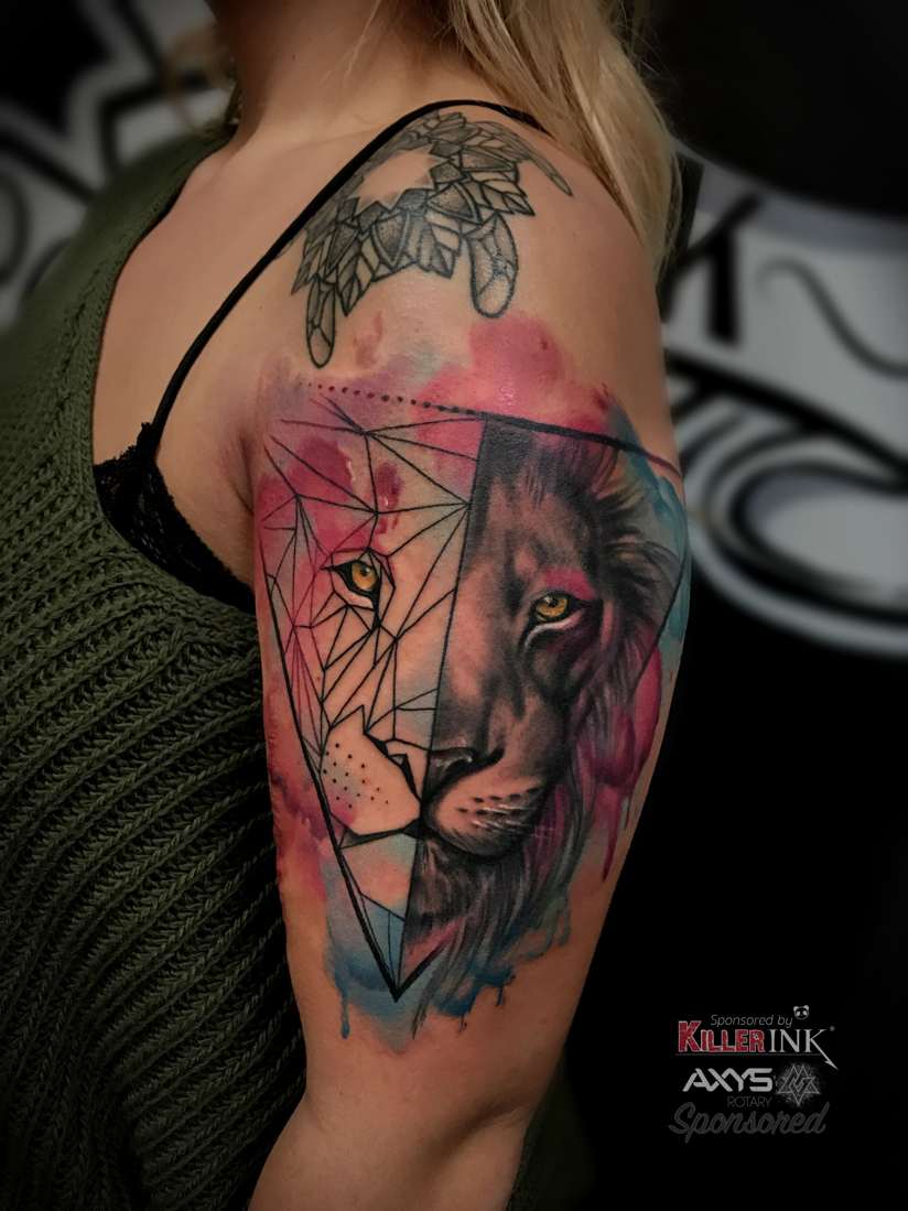 Imagen de tatuaje de león acuarela para mujer