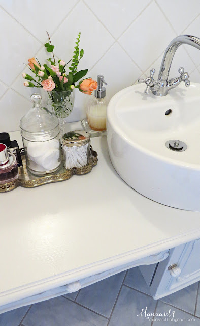How to turn a dressing table into a double vanity - DIY tutorial - detail