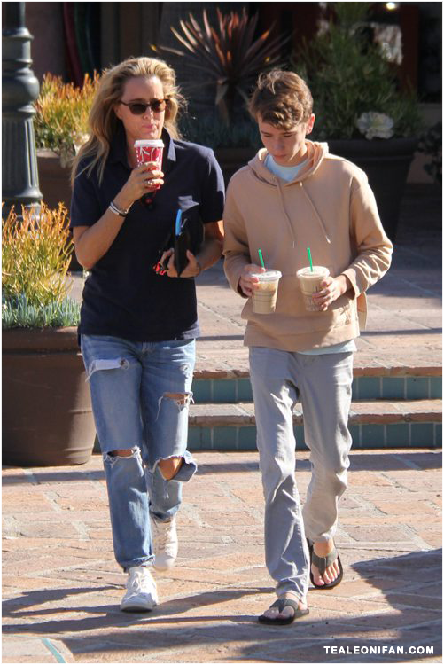 Téa Leoni and son seen in California November 24, 2016 Téa Leoni Fan