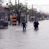 Cortes de luz, calles anegadas en La Plata y Quilmes por las inundaciones