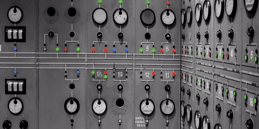 Voltage Regulator And Switch Power Supply