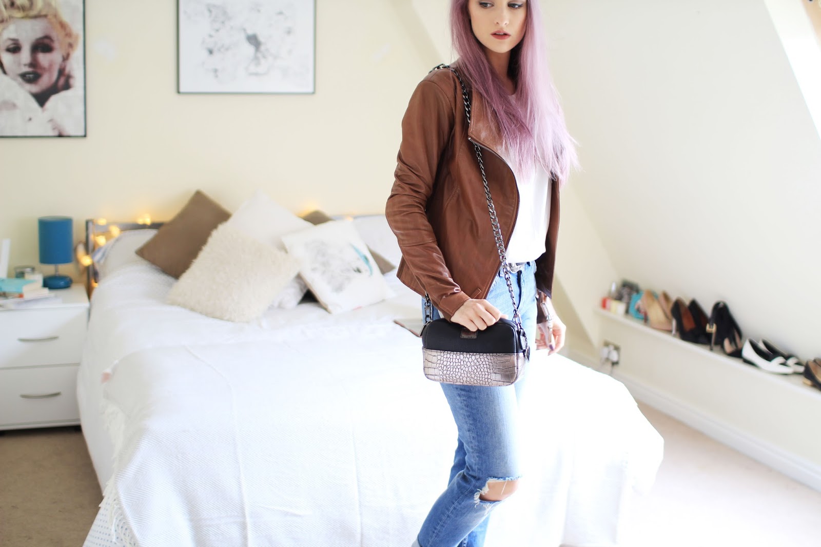 The Pointed Toe Ankle Boots - Inthefrow