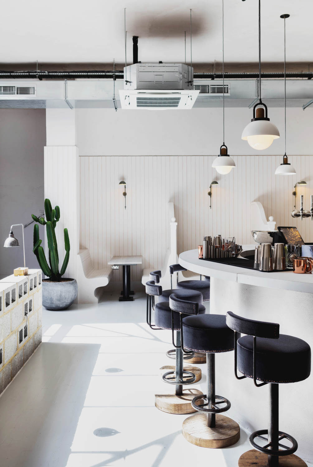 BEST BAR & RESTAURANT DESIGN // No 197 CHISWICK FIRE STATION WILD & GRIZZLY