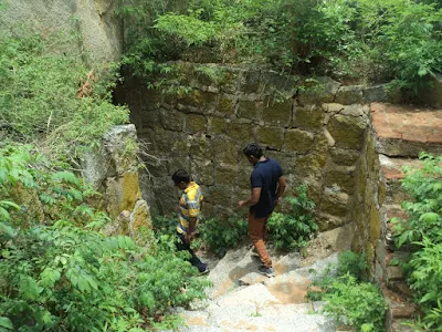 View of the winding trail up the Gudibande Fort hill