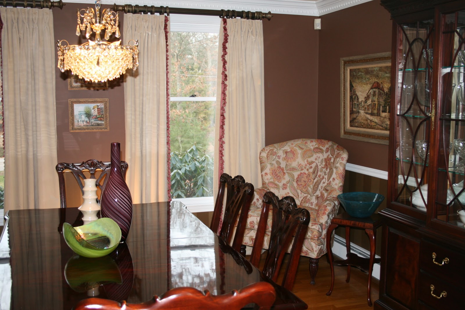 accessorizing a dining room