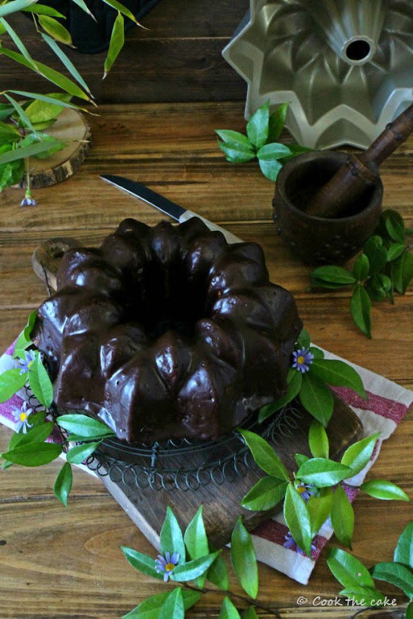 avocado-and-zucchini-bundt-cake, bizcocho-de-calabacín-y-aguacate