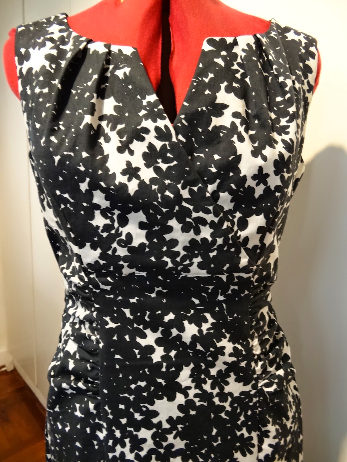Allison.C Sewing Gallery: Vogue 1241 Kay Unger dress