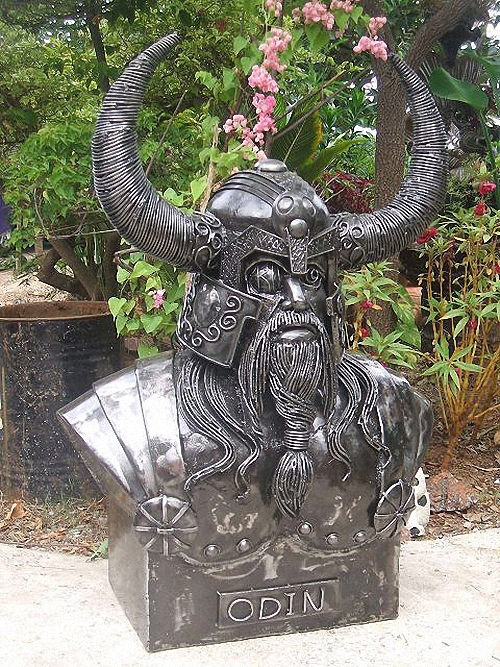 06-Fantasy-Sculpture-Norse-North-Gods-Odin-Giganten-Aus-Stahl