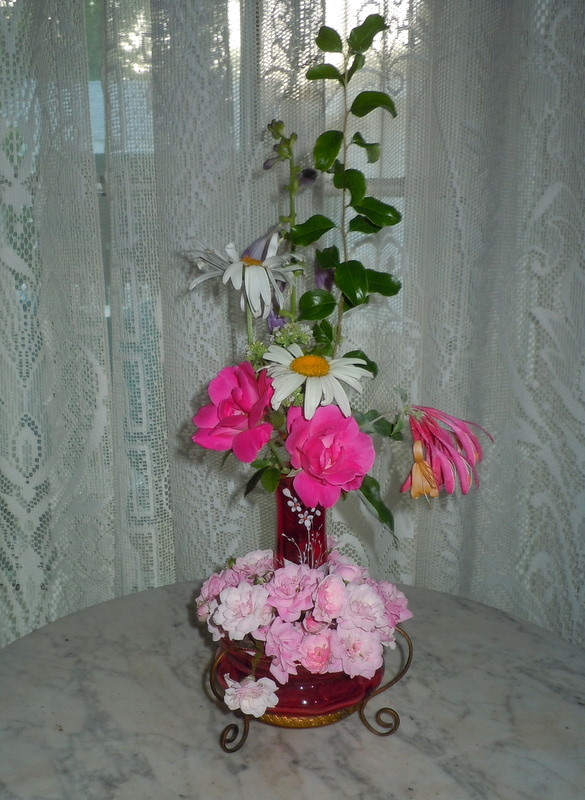 My Old Historic House Victorian Epergne Pronounced Epurn.