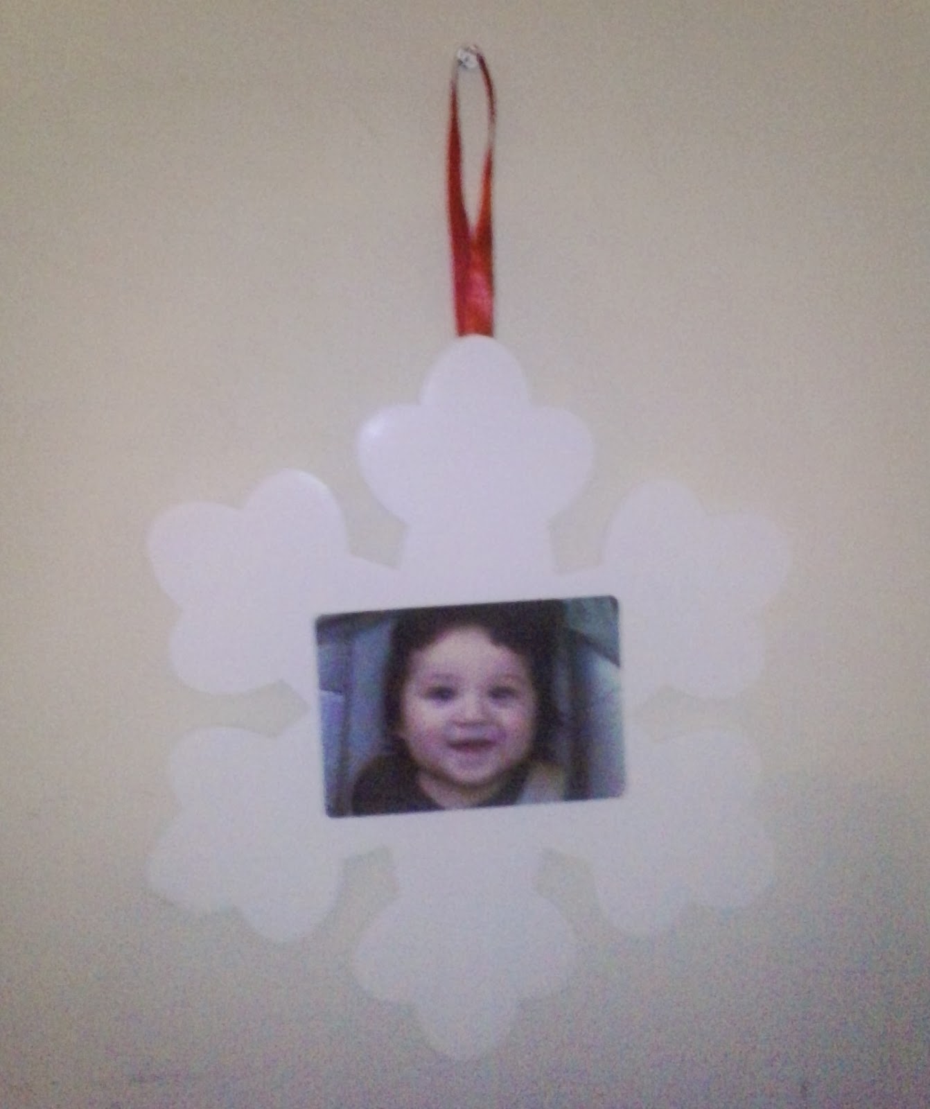 CraftyNerd* Snowflake Photo Frame