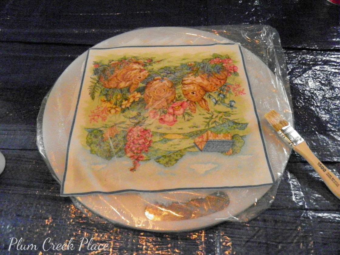 Tutorial to make decoupaged Easter plates