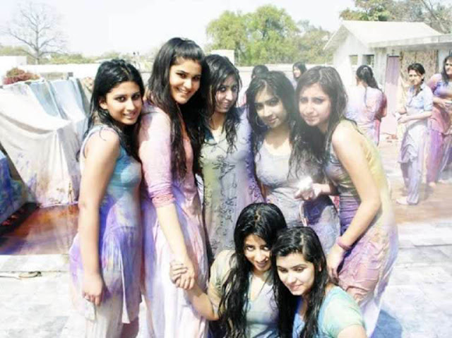 Hot Desi Girls Playing Holi Wallpapers And Images Share Pics Hub