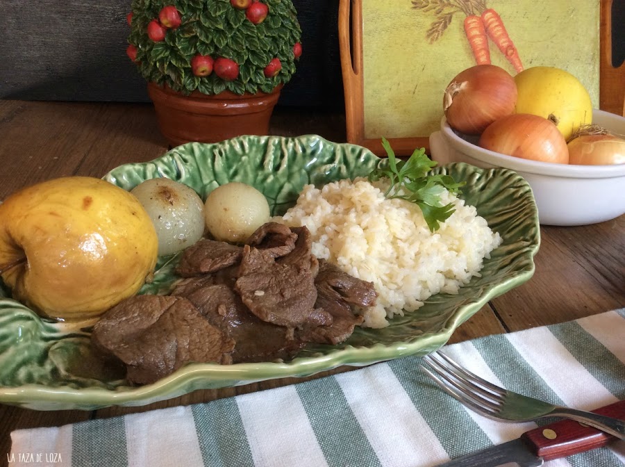filetes-de-ternera-con-manzanas-y-cebollas