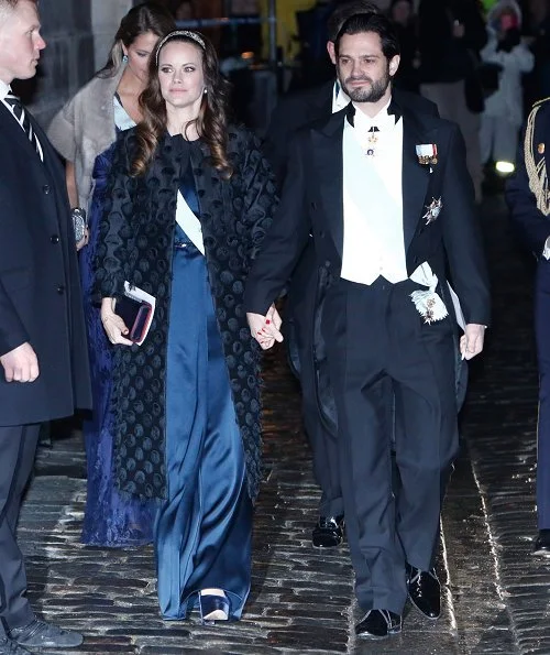 Queen Silvia, Princess Victoria, Prince Daniel, Prince Carl Philip, Princess Sofia, Princess Madeleine and O'Neill