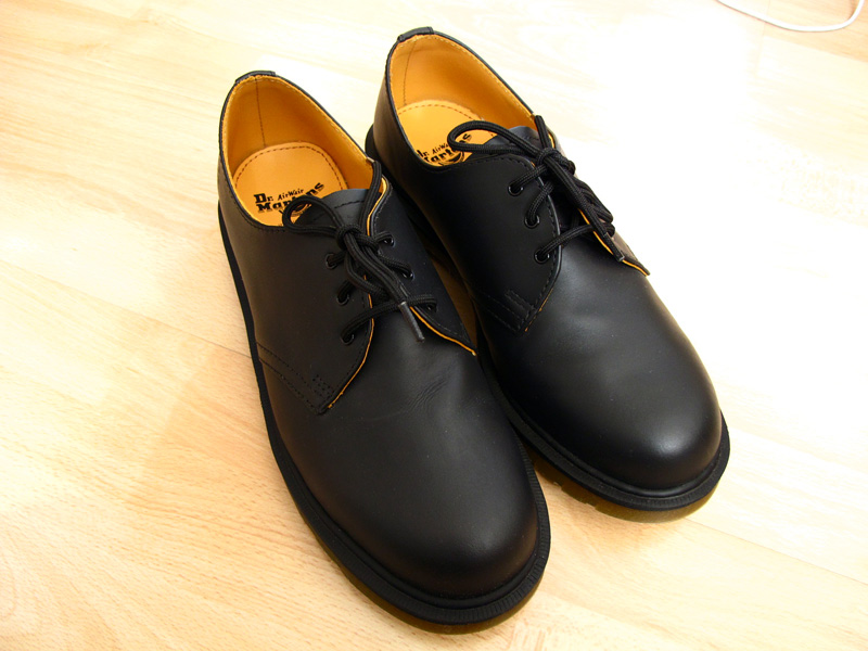 dr martens 8249