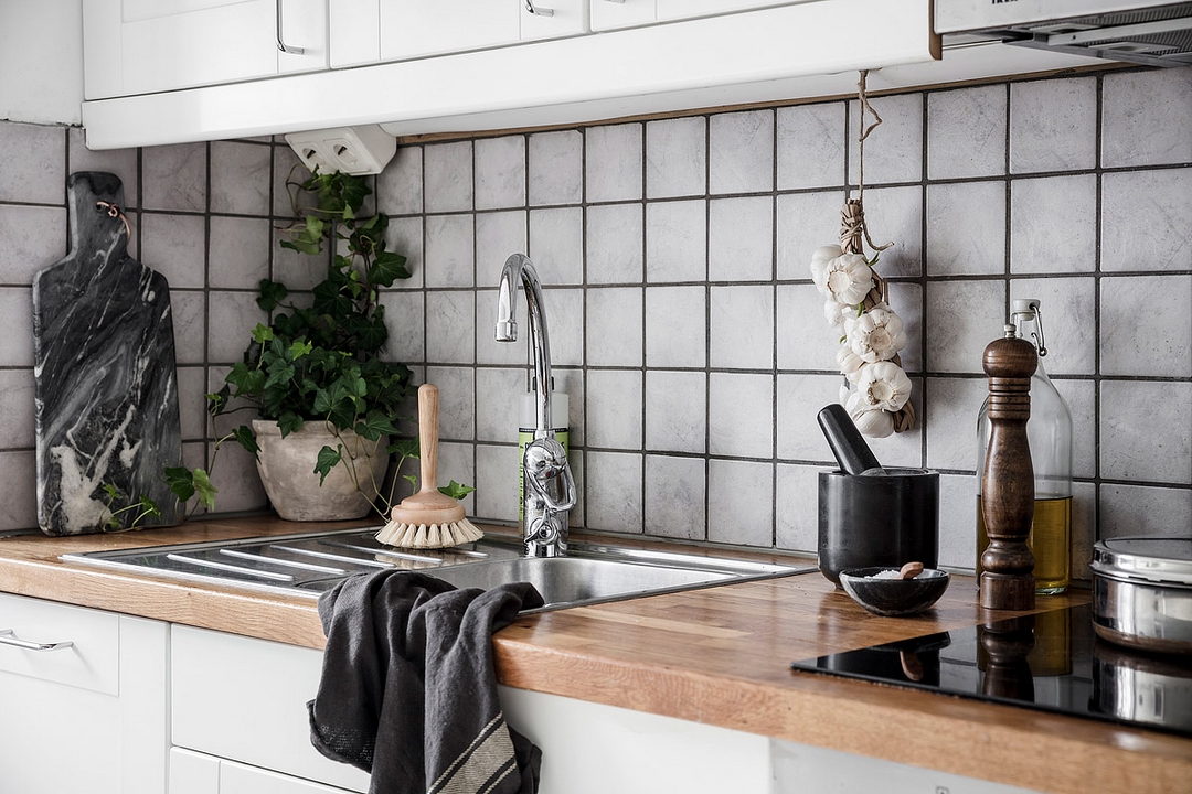 AU COIN MAIS PAS NÉGLIGÉ